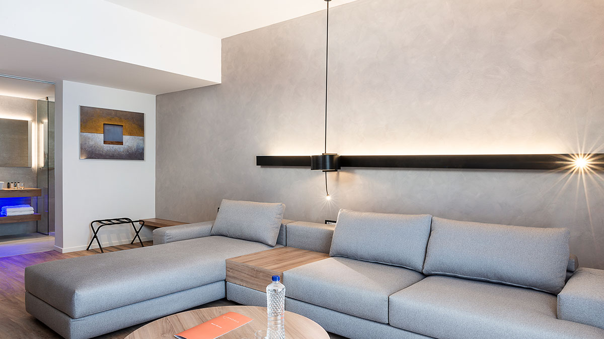 Family Suite Sharing Pool 